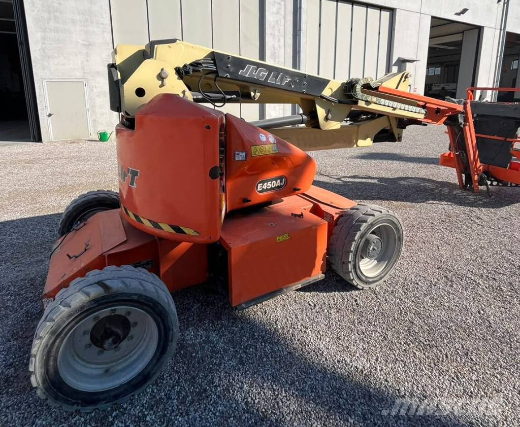 JLG E 450 AJ Körüklü personel platformları