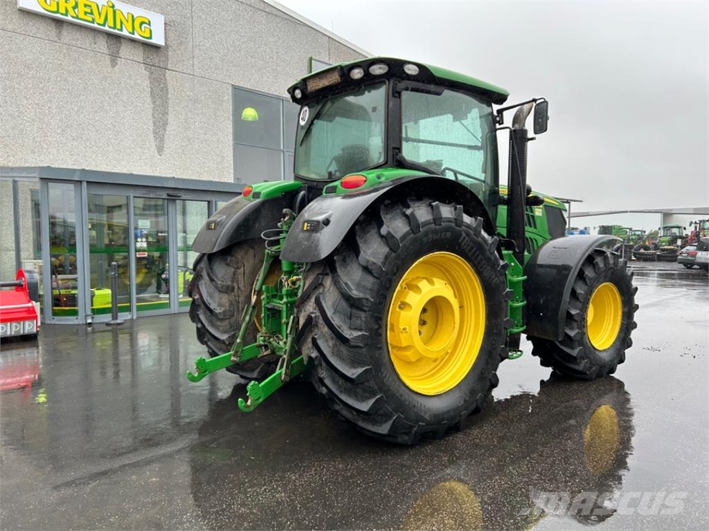 John Deere 6210R Tractoare