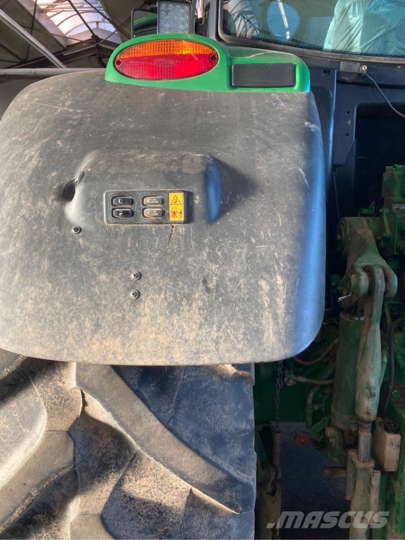 John Deere 6210R Tractoare