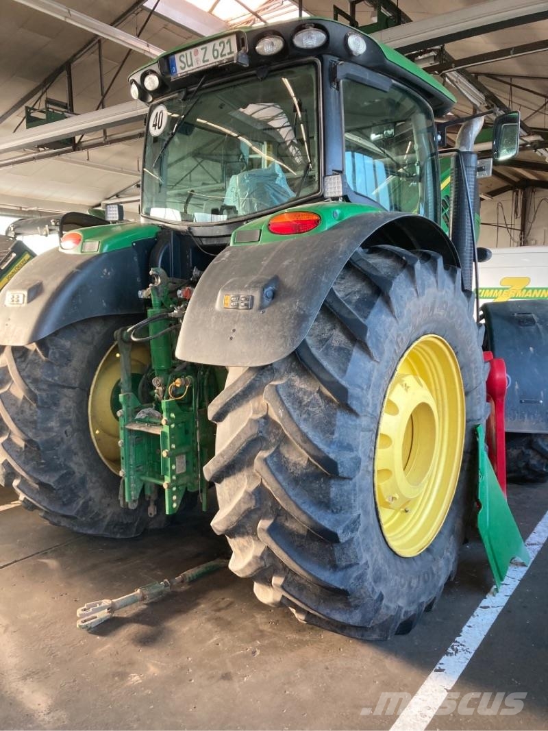 John Deere 6210R Tractoare