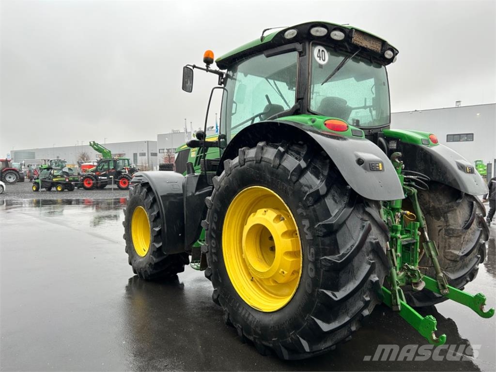 John Deere 6210R Tractoare