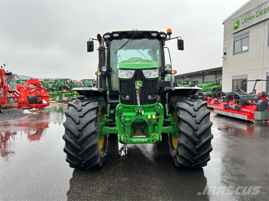 John Deere 6210R Tractoare