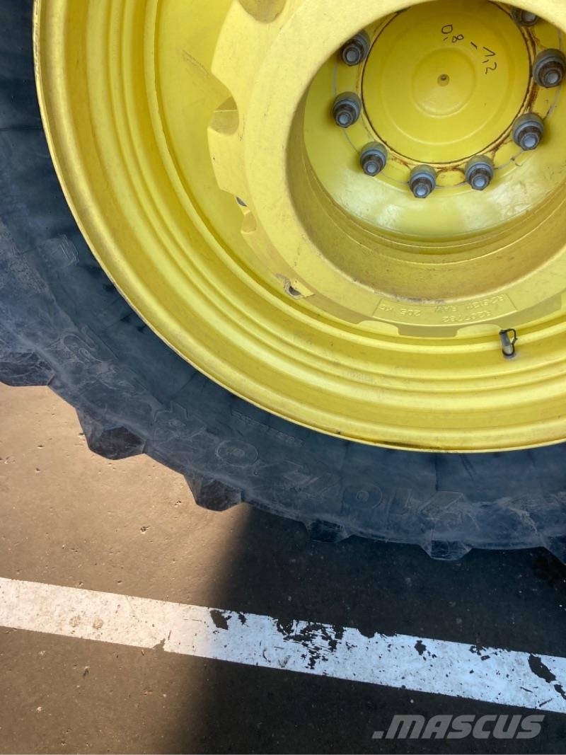 John Deere 6210R Tractoare