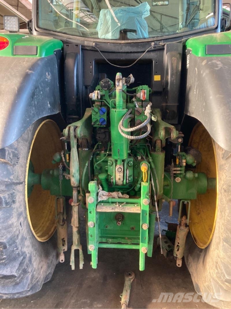 John Deere 6210R Tractoare