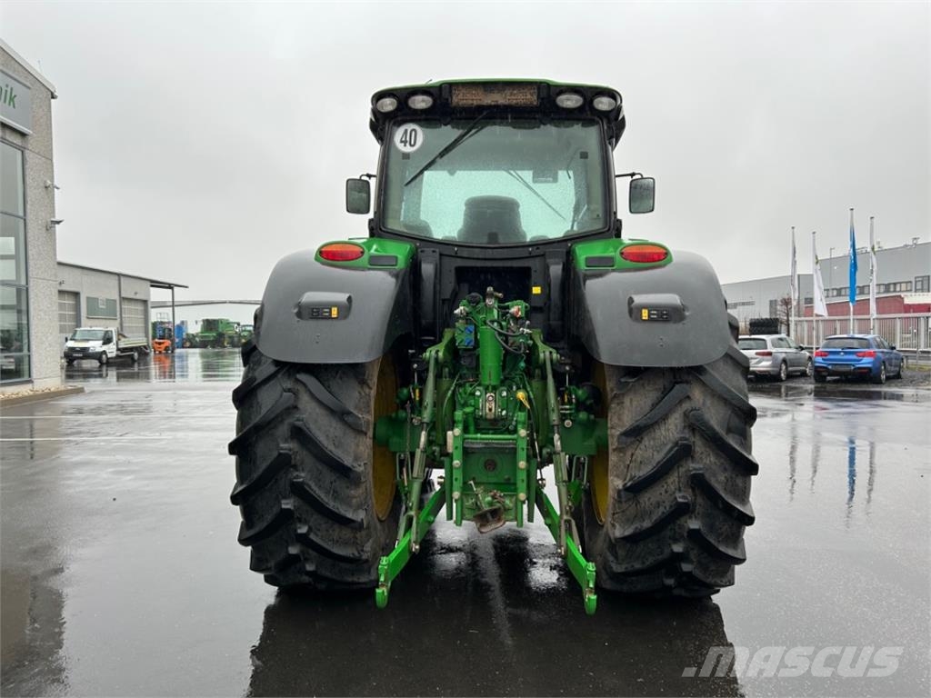 John Deere 6210R Tractoare