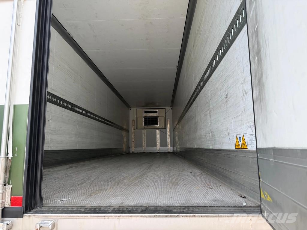 Schmitz Cargobull SK010 Iso-Therm-Koffer 11.60m mit Carrier 0°C Kühlauflieger