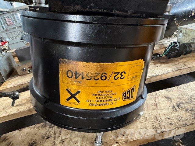 JCB JS 220 HYDRAULIC BLOCK Hidraulikos įrenginiai