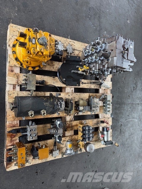 JCB JS 220 HYDRAULIC BLOCK Hidraulikos įrenginiai
