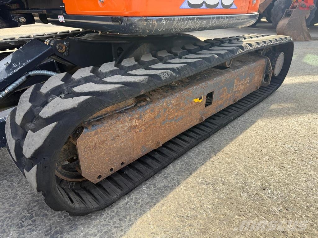 Hitachi ZX33U-6 . Minigraafmachines < 7t