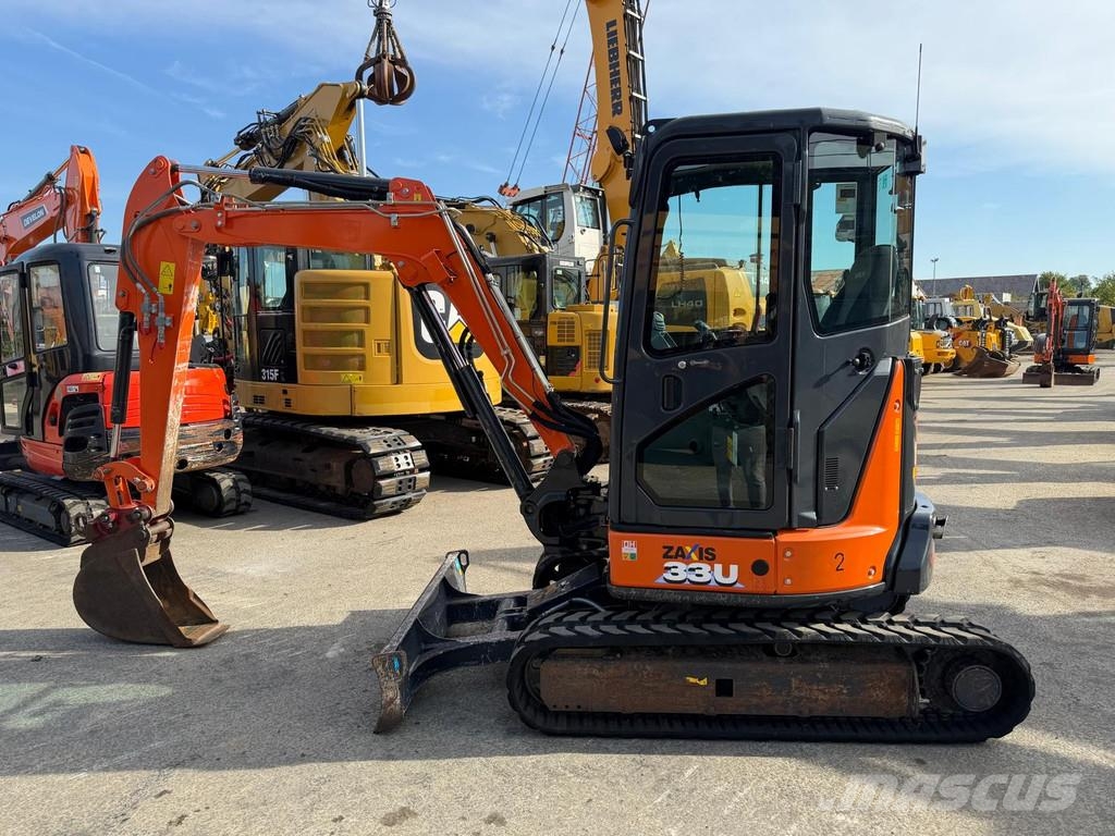 Hitachi ZX33U-6 . Minigraafmachines < 7t