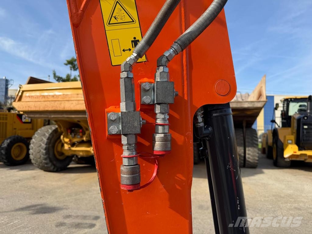 Hitachi ZX33U-6 . Minigraafmachines < 7t