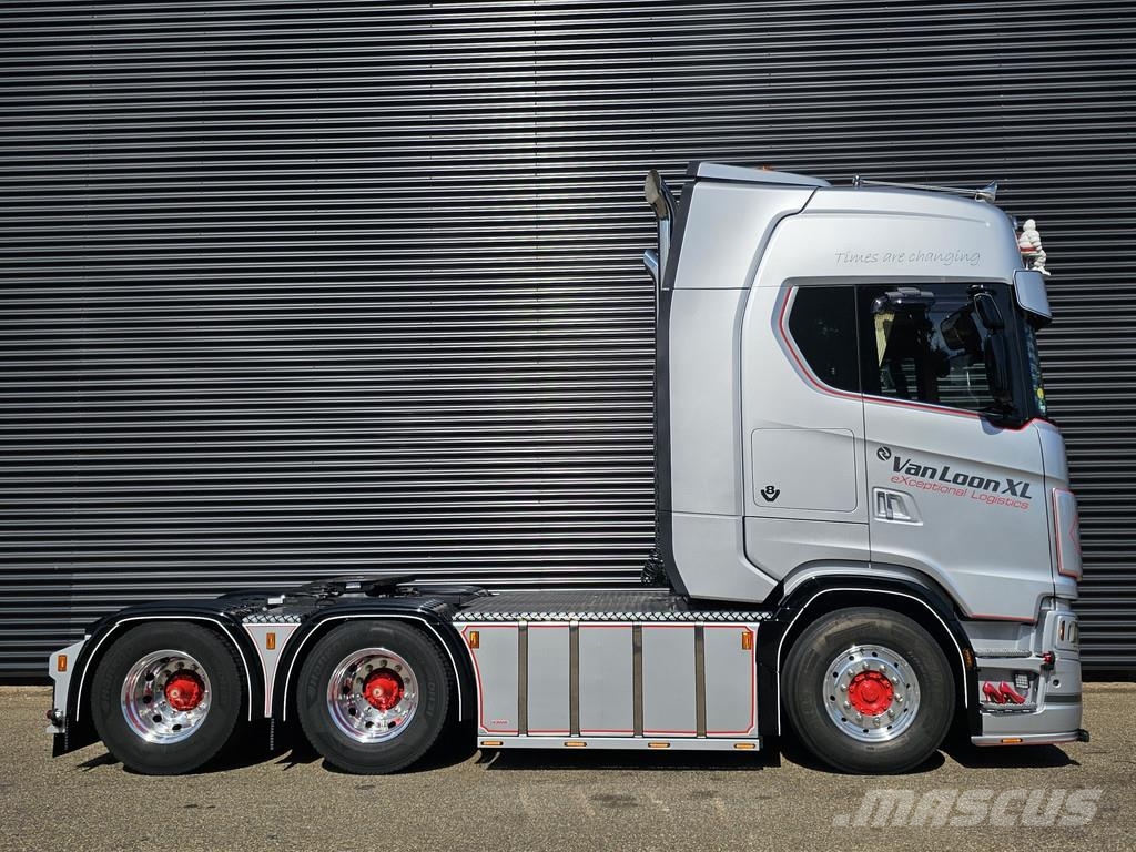 Scania S590 V8 6X4 / 2 TANKS / NL TRUCK! 80T Sadulveokid