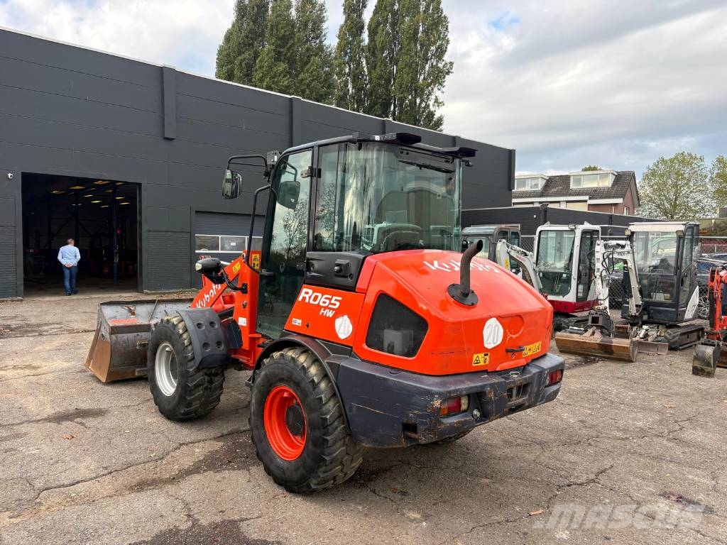 Kubota R065 Kolesni nakladalci