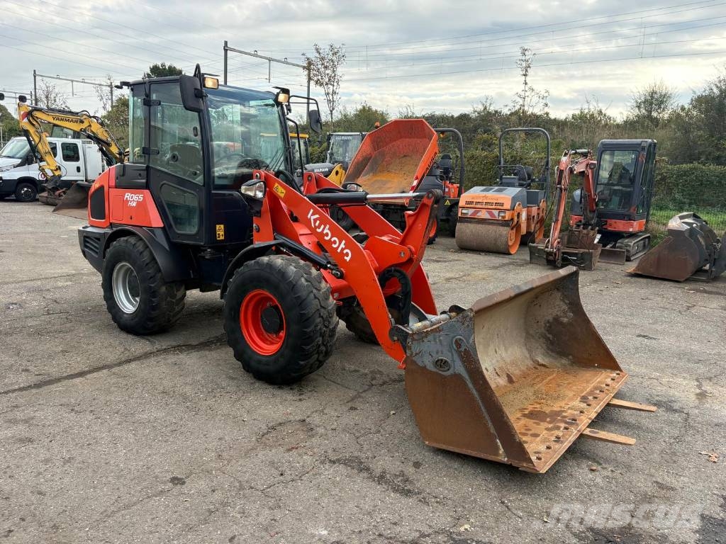 Kubota R065 Kolesni nakladalci