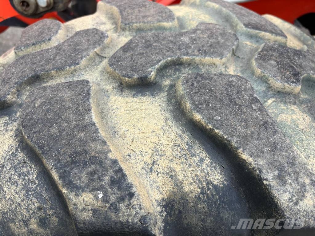 Kubota R065 Kolesni nakladalci