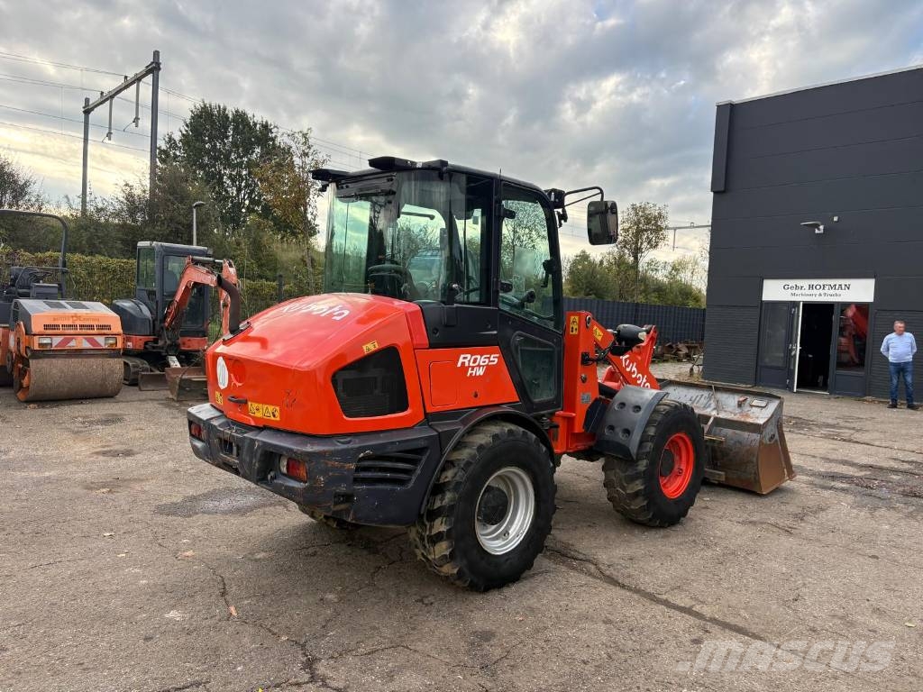 Kubota R065 Kolesni nakladalci
