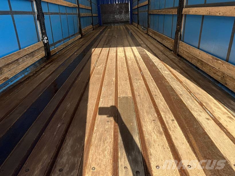 Krone Curtainsider / Planenauflieger Semirremolques de caja de lona
