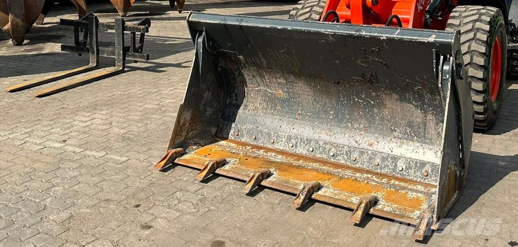 Kubota R 070 / SW Фронтальні навантажувачі