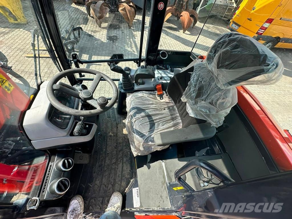 Kubota R 070 / SW Фронтальні навантажувачі