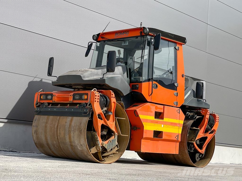 Bomag BW 174 AP-4 مداحل ثنائية الاسطوانة
