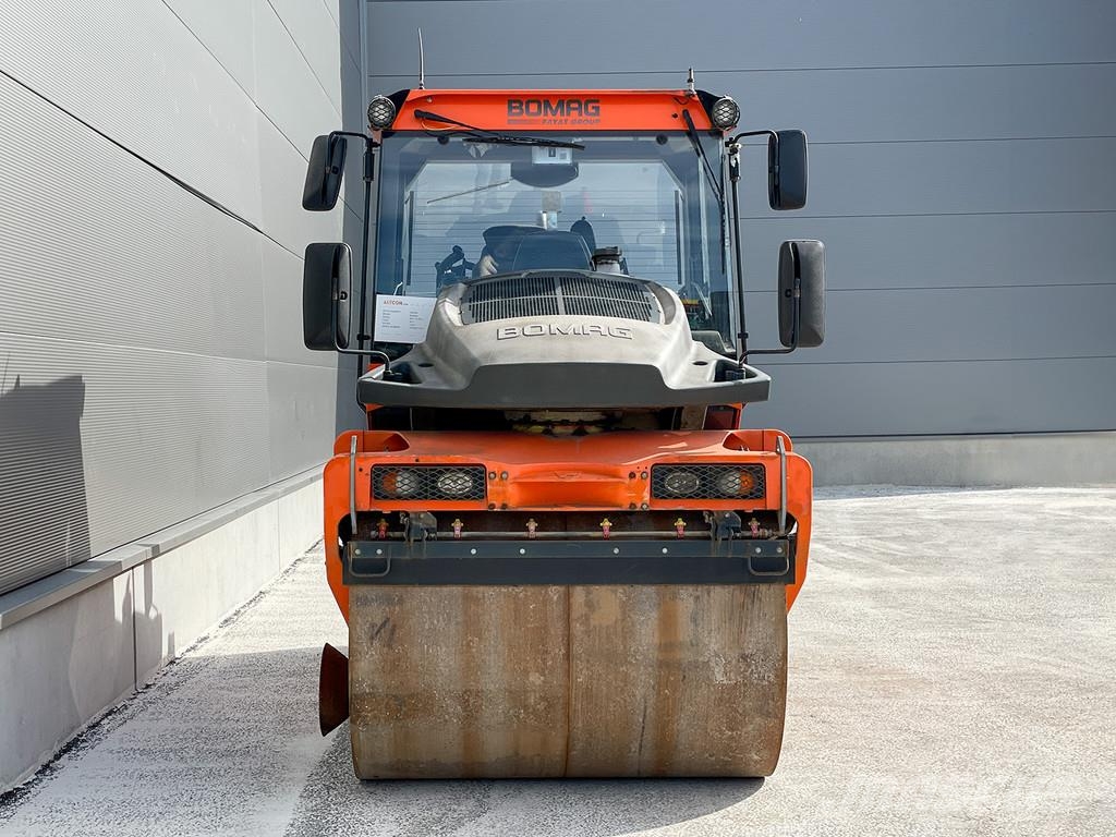 Bomag BW 174 AP-4 مداحل ثنائية الاسطوانة