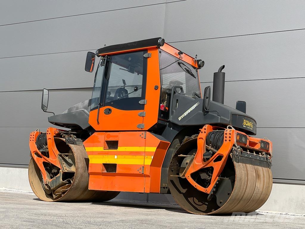 Bomag BW 174 AP-4 مداحل ثنائية الاسطوانة