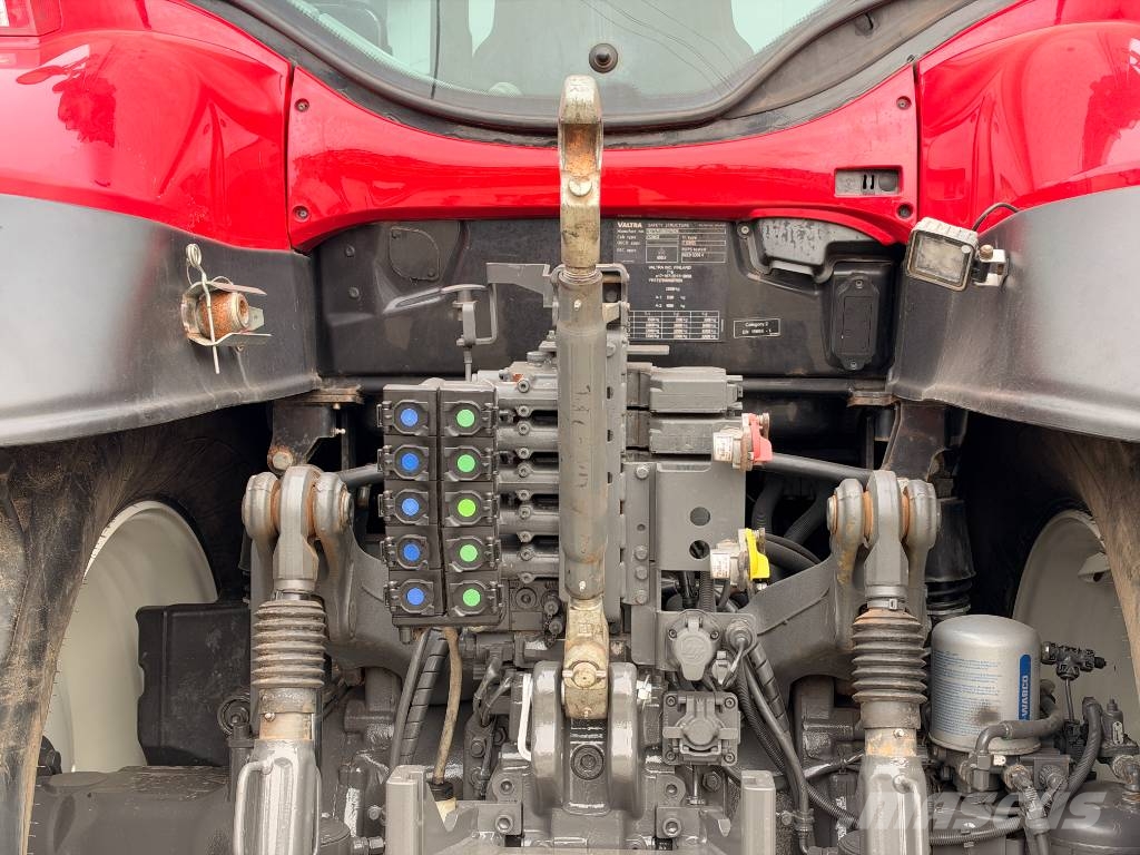 Valtra T 175 EV الجرارات