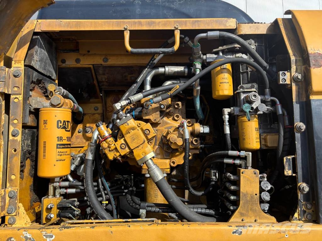 CAT 330 D L N Bagri goseničarji