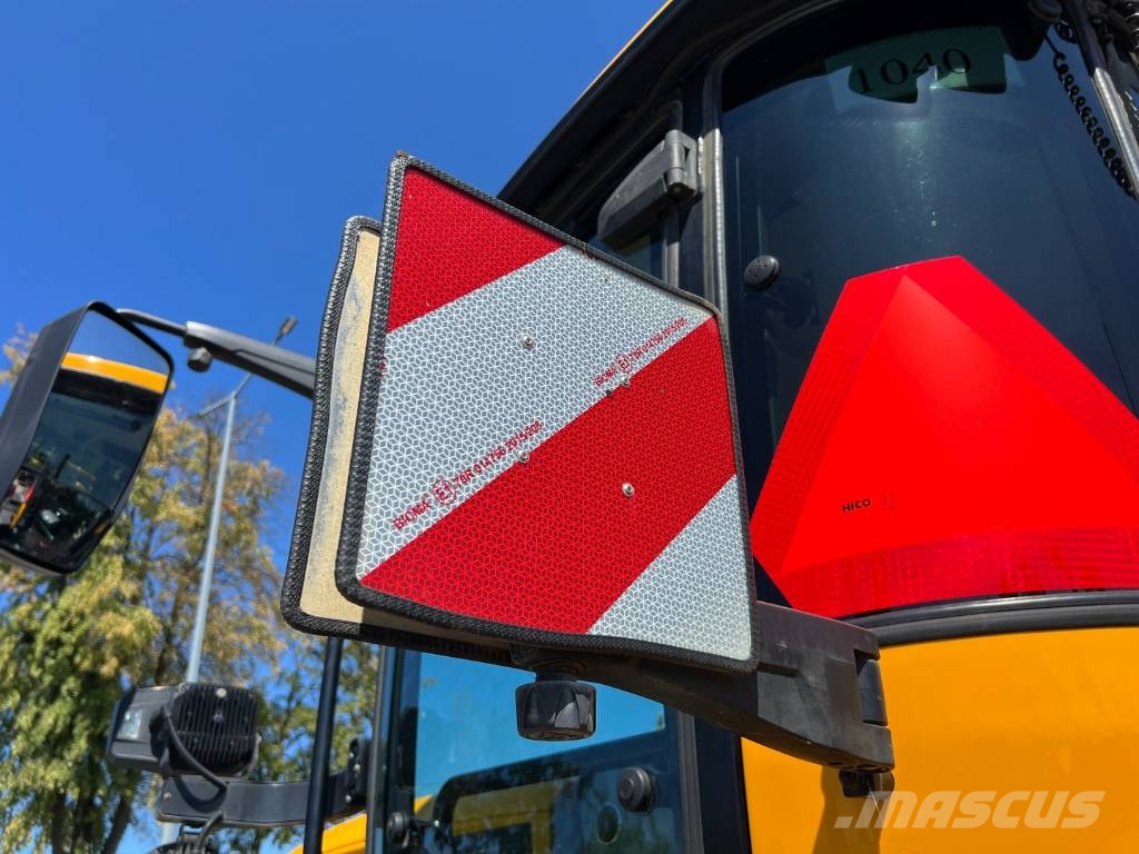 JCB Fastrac 4220 Tractores