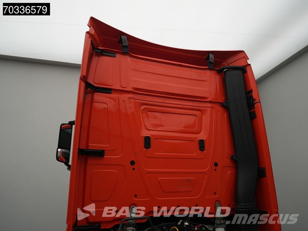 Mercedes-Benz Actros 1851 4X2 BigSpace APK Mega 2x Tanks Tahače
