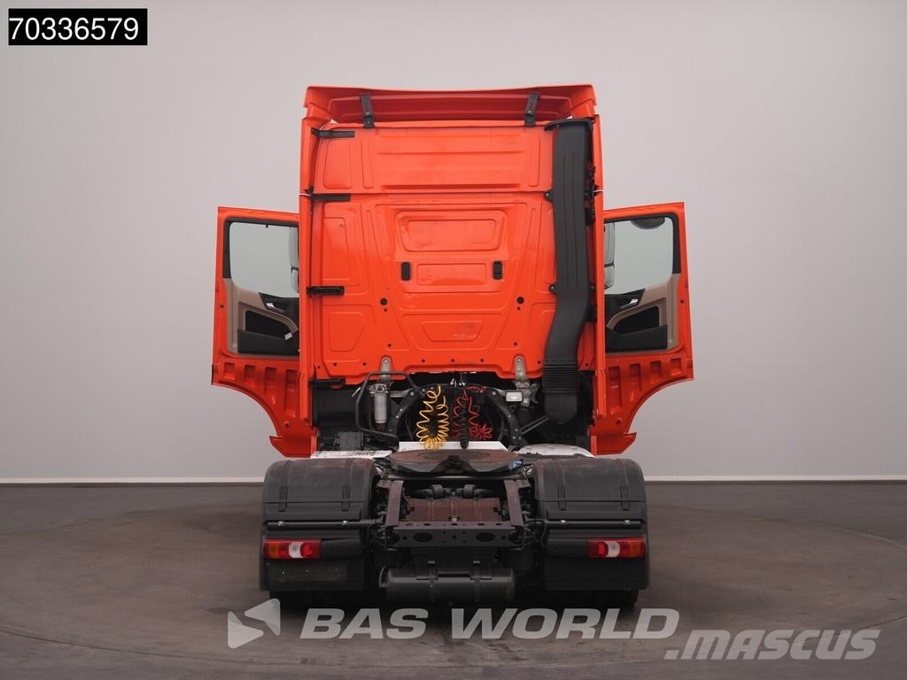 Mercedes-Benz Actros 1851 4X2 BigSpace APK Mega 2x Tanks Truck Tractor Units