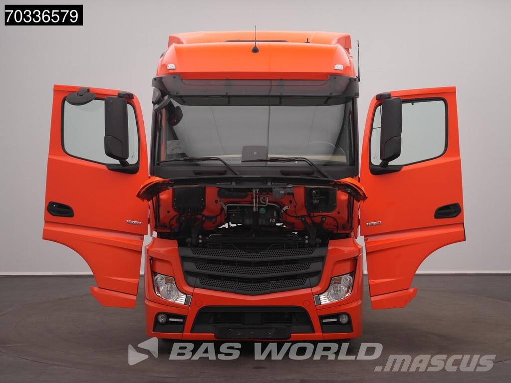 Mercedes-Benz Actros 1851 4X2 BigSpace APK Mega 2x Tanks Tahače