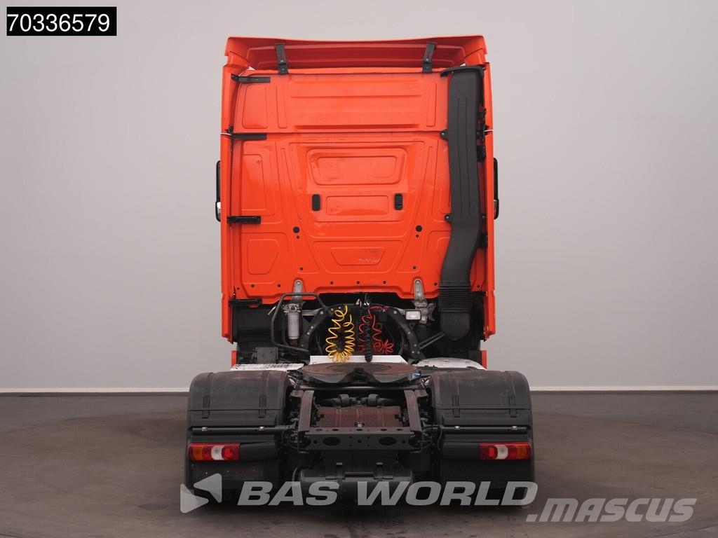 Mercedes-Benz Actros 1851 4X2 BigSpace APK Mega 2x Tanks Tahače