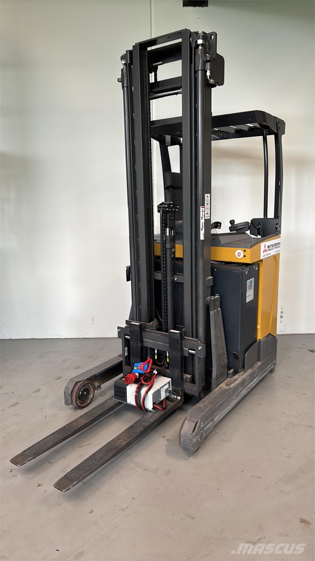 CAT Lift Trucks NR14N3L Reach truck