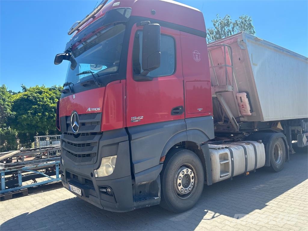Mercedes-Benz ACTROS 1942 Тягачі