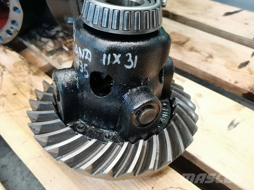 New Holland LM 435 {Spicer 11X31 front centre axle Axles