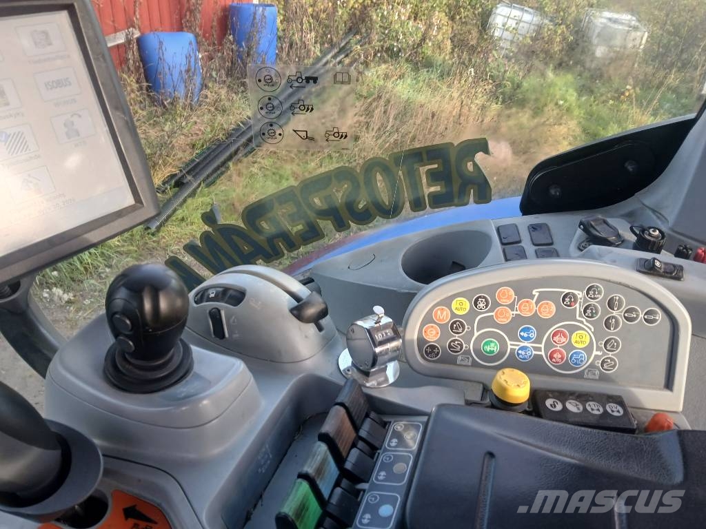 New Holland T7.245 Autocommant Tractores
