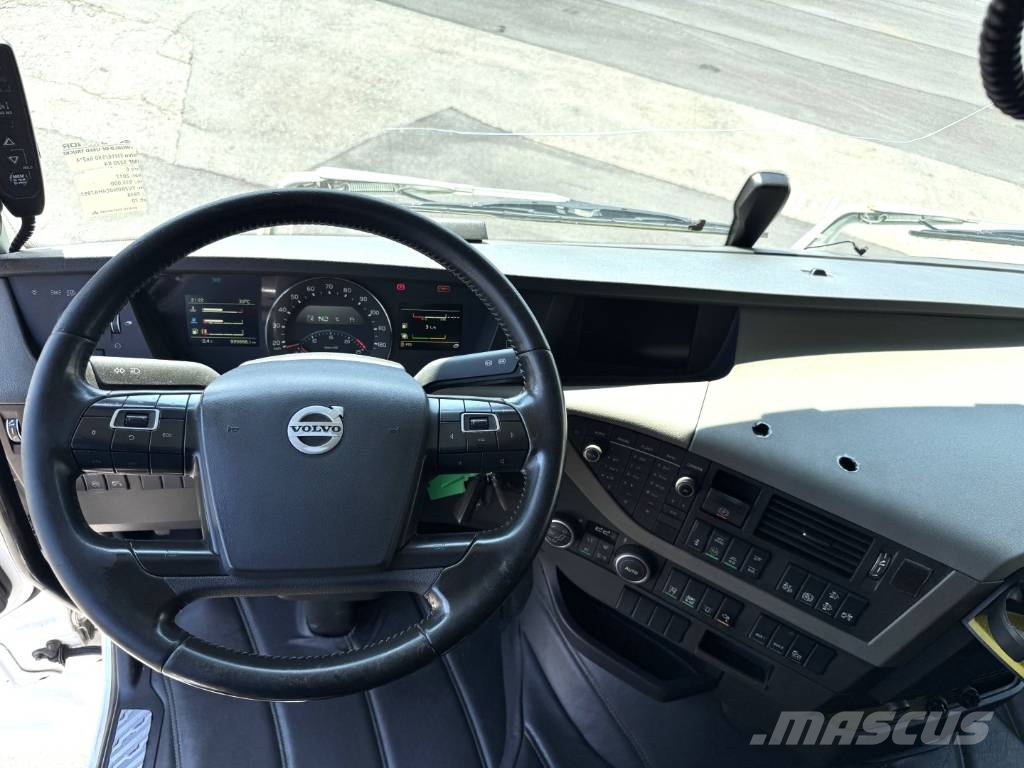 Volvo FH16/550 6x2*4 HMF 3220K4 Euro 6 شاحنات الرافعات