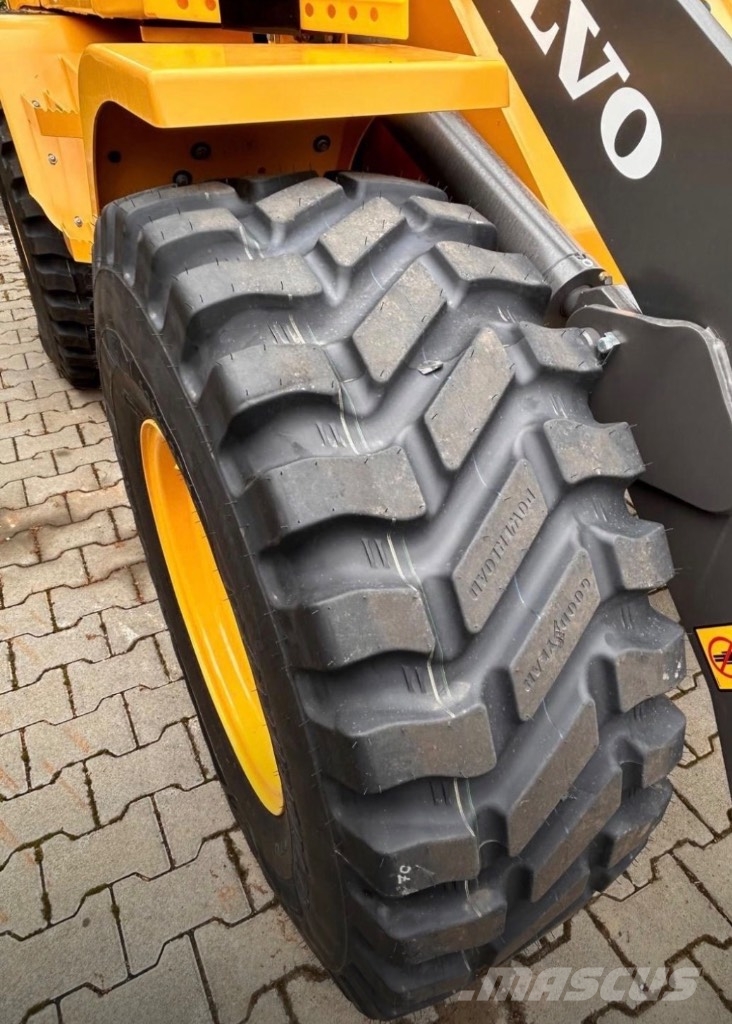 Volvo L30 HS Gumikerekes homlokrakodók