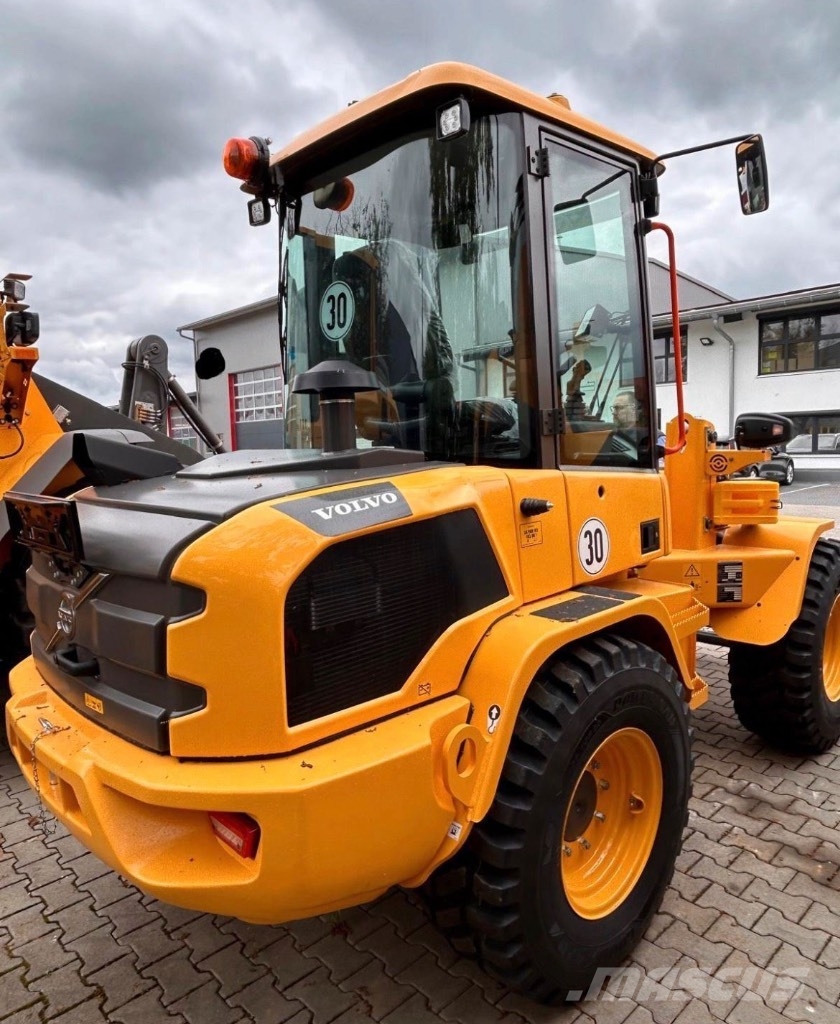 Volvo L30 HS Gumikerekes homlokrakodók