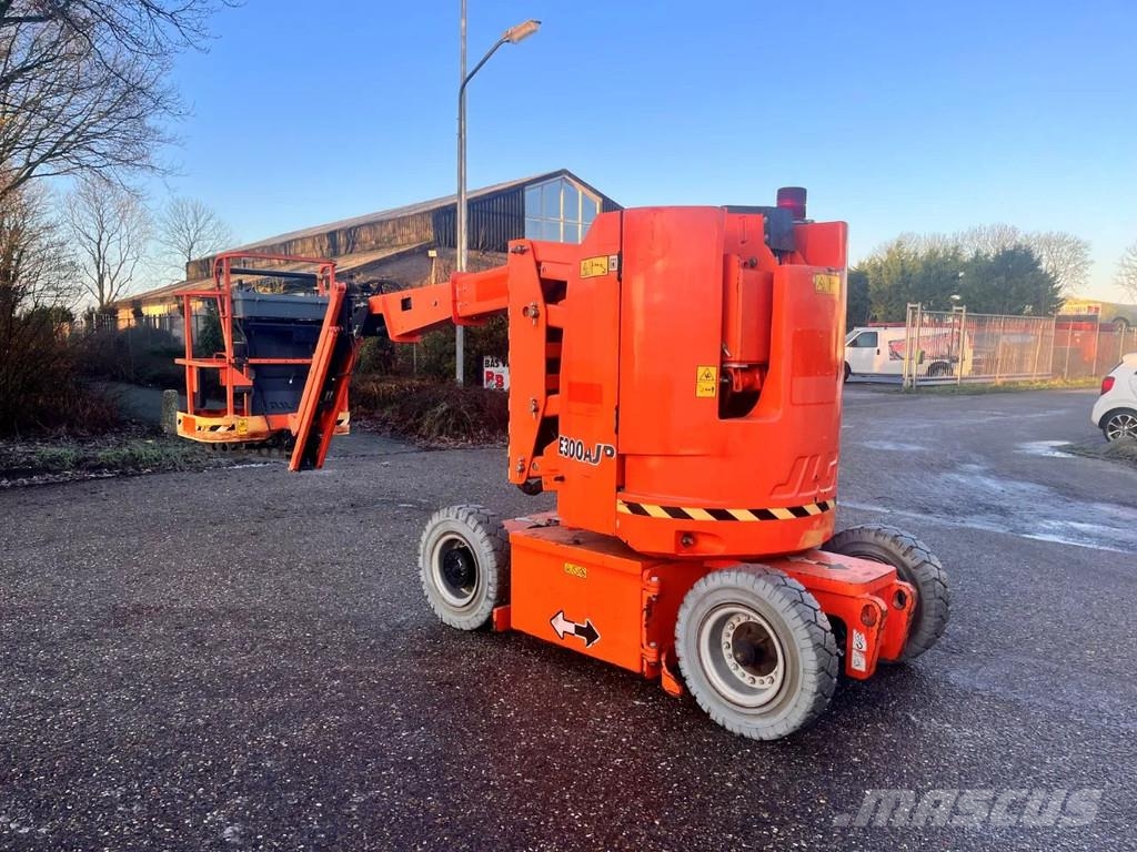 JLG E300AJP Knikarmhoogwerkers