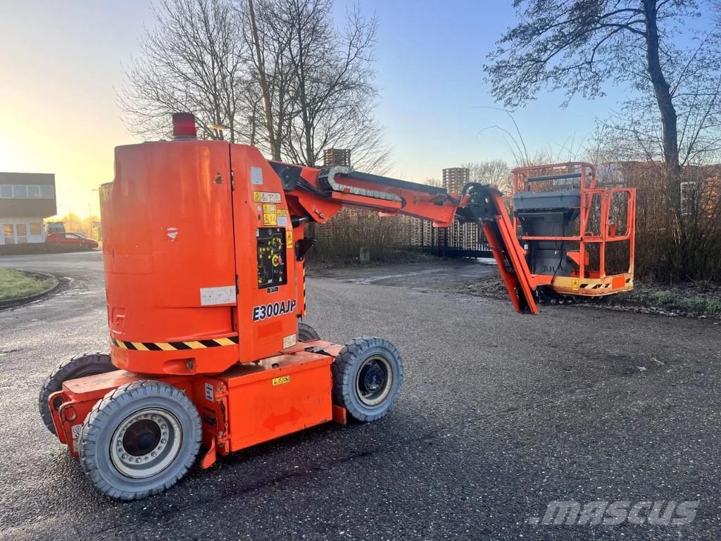 JLG E300AJP Knikarmhoogwerkers