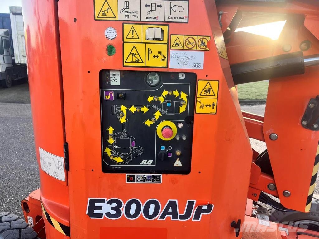 JLG E300AJP Knikarmhoogwerkers