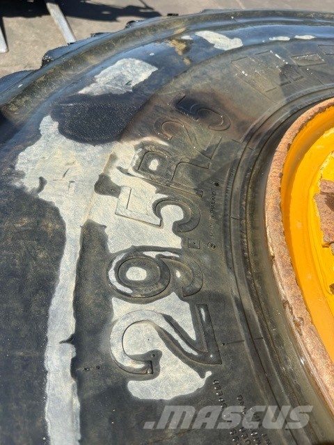 Volvo L 220 F COMPLET 4 PCS 29.5R25 Tyres, wheels and rims