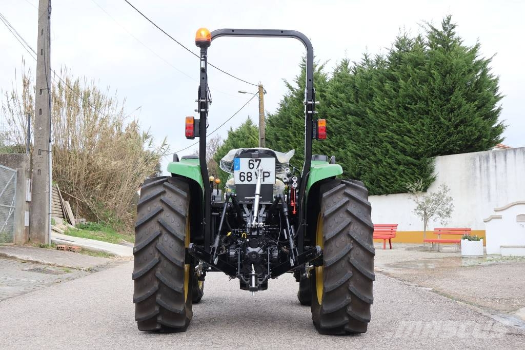 John Deere 4610 Traktory