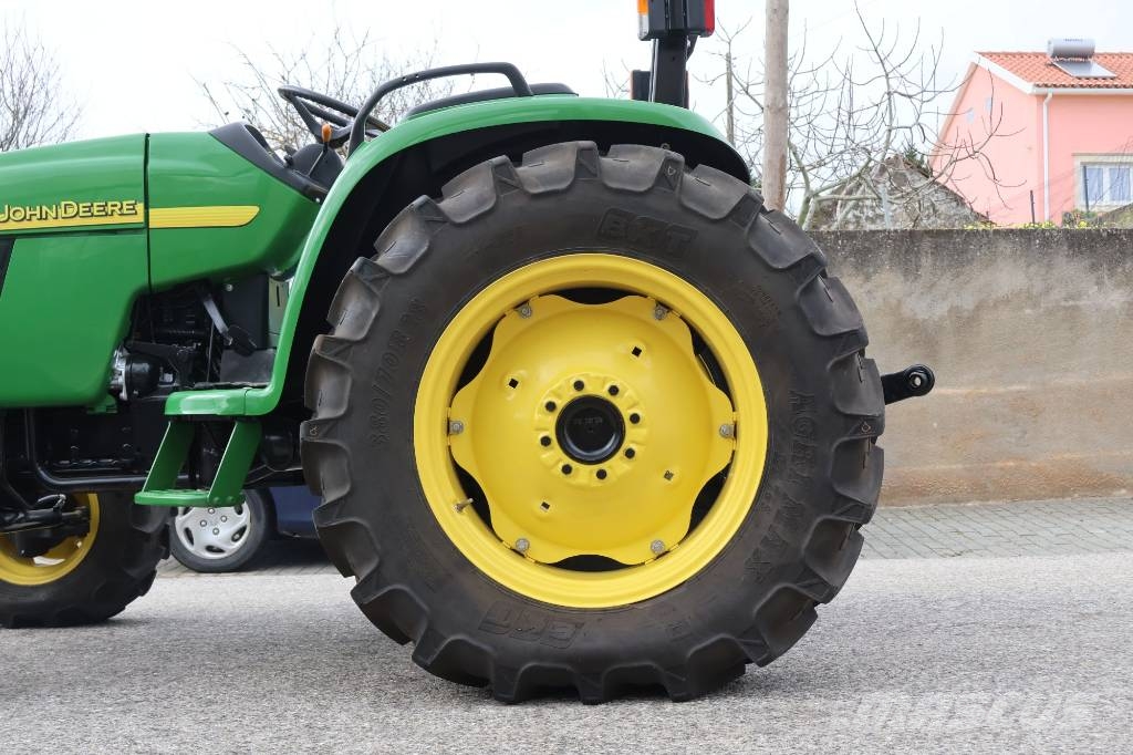 John Deere 4610 Traktory