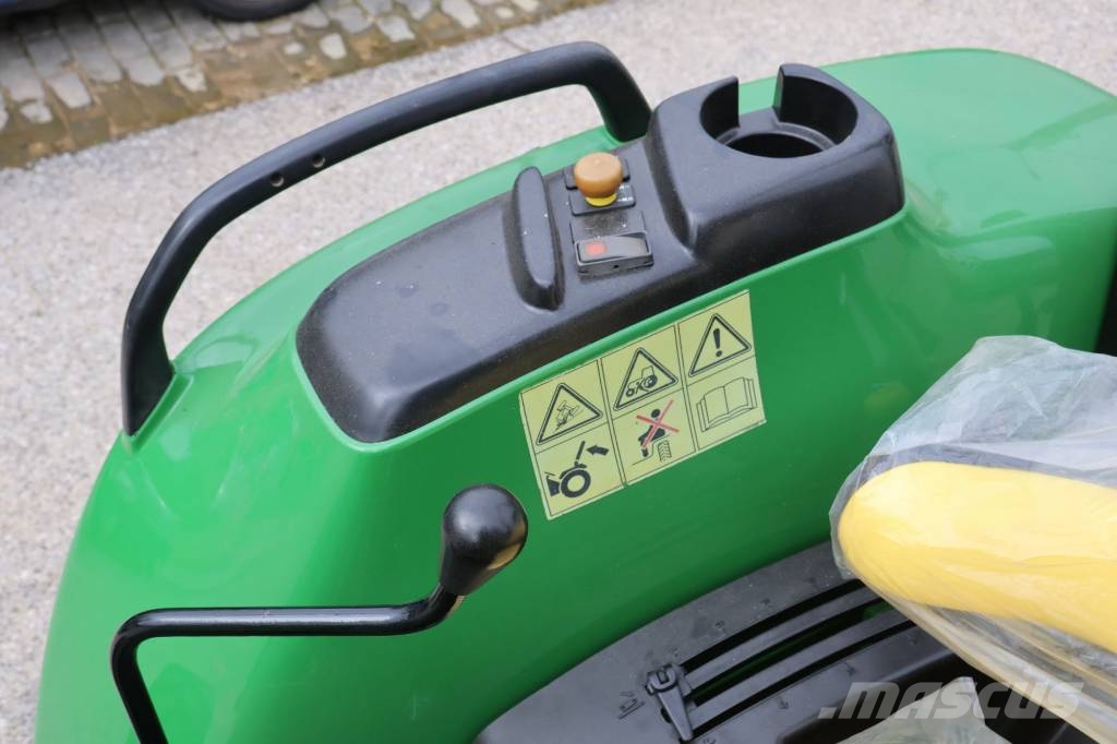John Deere 4610 Traktory