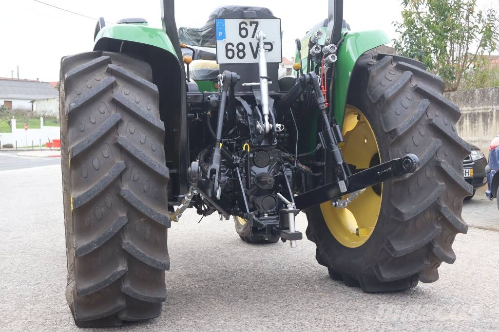 John Deere 4610 Traktory