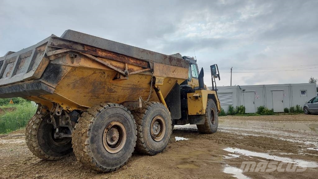 Komatsu HM300-2 Zglobni demperi