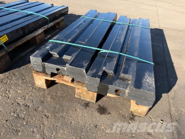 Terex Chrome Blow Bars to suit Terex TP550 Chamber Crushers